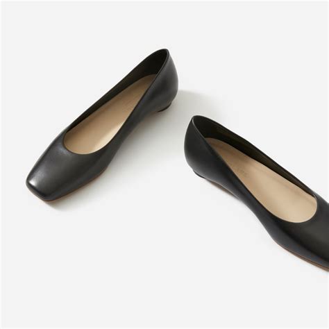 m&s ladies flat shoes black.